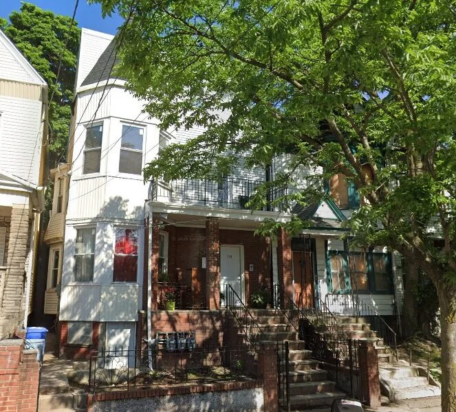 Apartamento de 3 habitaciones en Newark