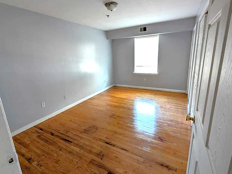 Apartamento de 3 habitaciones en East Orange